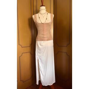 Vintage half slip underskirt with lace trim by Vanity Fair, size M